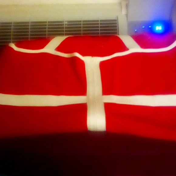 NWOT Brand New! VENUS Red White Criss-cross Back Strap Cocktail Dress - Picture 9 of 10